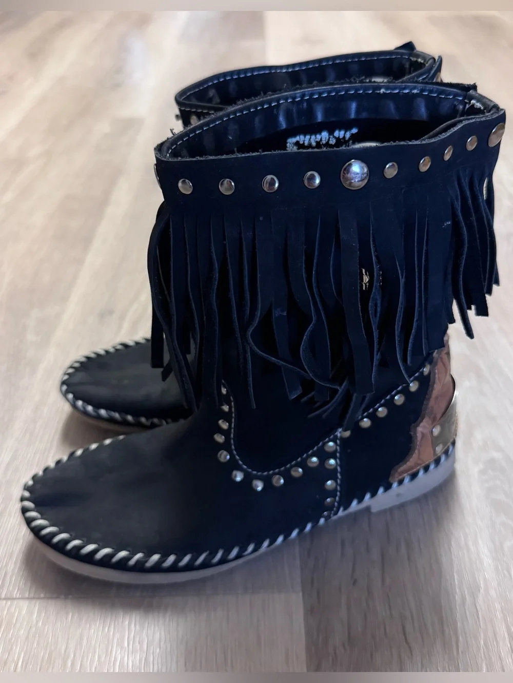 Rose Gonzales Black Studded Boots Moccasin Style Size 7 Removable Fringe Tassel